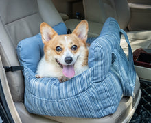 Car mounted dog beds, pet safety seats are commonly used for outings, small and medium-sized dogs, portable handheld cat beds, and dog beds