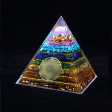 Top selling 10cm crystal crushed stone pyramid new product acrylic crystal pyramid home desktop decoration