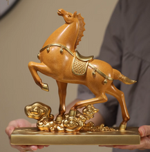 New Chinese style high-end horse ornaments have achieved immediate success and risen to fame. Office owners have desktop decorations and opening gifts