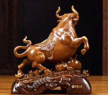 Bullish momentum soaring, attracting wealth, ox ornaments, Chinese style living room, office wine cabinet, zodiac ox decorations, company opening, gift giving