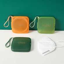 Square mask storage box household dust mouth nose cover storage box bag clip anti-fouling portable carry-on storage box