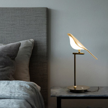 Glamorous Gold Bird's Lamp