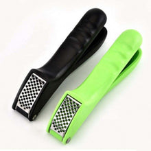 Colorful plastic handle kitchen garlic press of basic kitchenwares